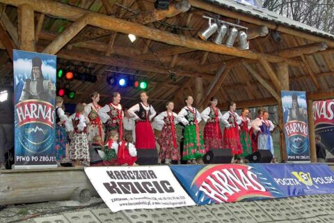 Występ zespołu regionalnego „Mali Hyrni” z Nowego Targu