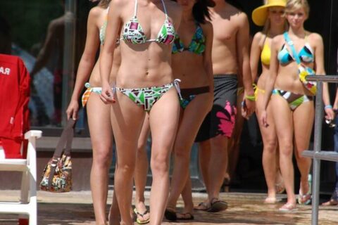Pokaz mody bikini!_15