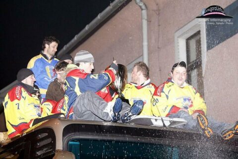 Festa kibiców po zwycięstwie Wojasa Podhale_43