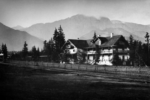 Zaproszenie na wystawę "Tatry i Podhale w fotografii Walerego Eljasza Radzikowskiego"