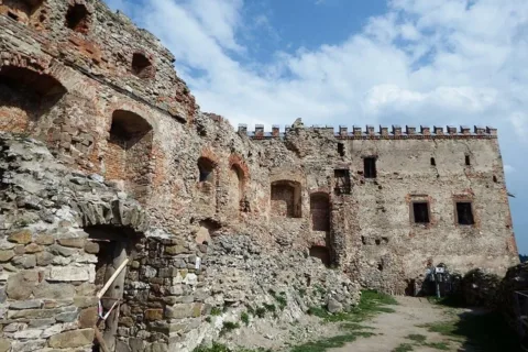 ruiny zamku w Starej Lubowli