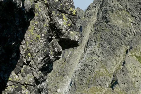 kamienna twarz
