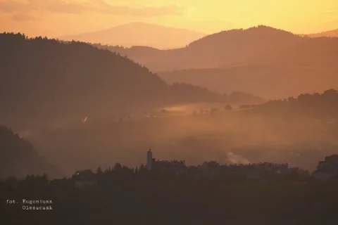 Szczawnica w świetle zachodzącego słońca.
