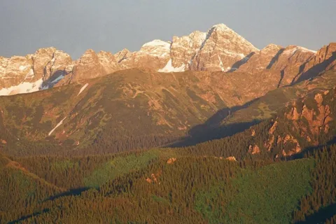 Tatry z ulicy Salamandra w Kościelisku