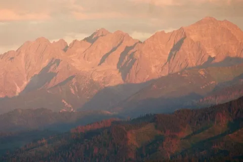 Tatry w zachodzącym słońcu