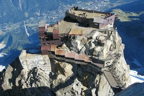 Aiguille du Midi (3842m n.p.m.) Chamonix w tle.