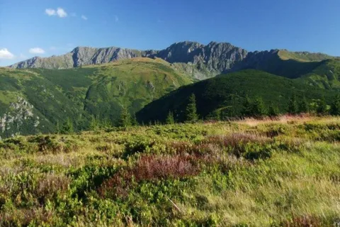 Stiavnica Dumbier Krupova hola ponad Ludarovu holu a Prasivu z Tanecnice