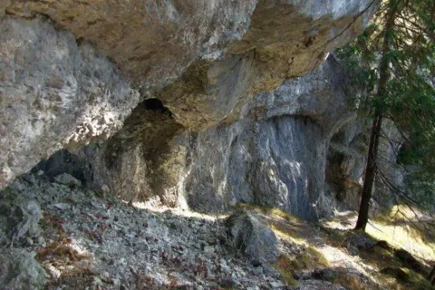 V skalnom rade za Poludnicou