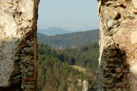 Hricovsky hrad Sulovske vrchy