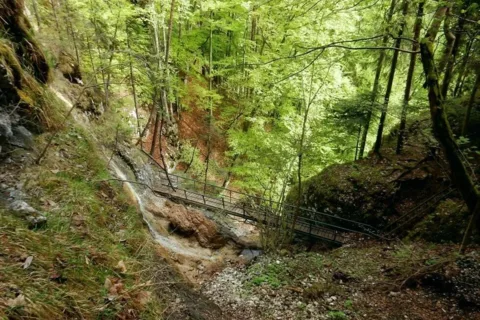 Zavojovy vodopad