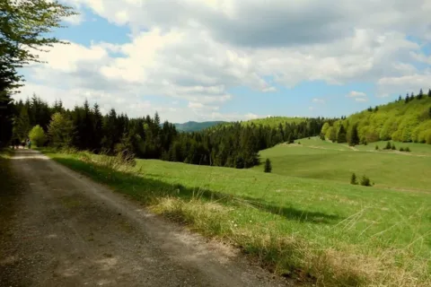 Mala Polana Glacka cesta