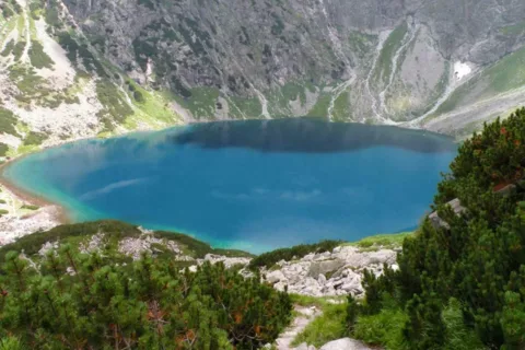 CZARNY STAW POD RYSAMI