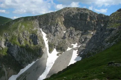 Krzesanica- widok z podejścia na Ciemniak