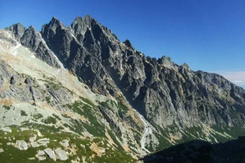 Prostredny hreben spod V Slavkovskej veze