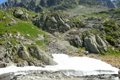 Widok z nad Zmarzłego Stawu Gąsienicowego (1788m n.p.m.) na Granaty i Czarne Ściany (2242m n.p.m. - kulminacja Buczynowej Strażnicy)