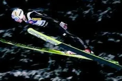 Stoch upadł na treningu. Boli go bark