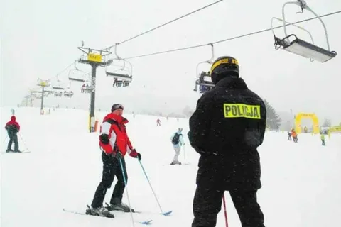 Policjanci na nartach ruszają jutro na stoki