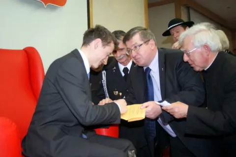 Burmistrz Fryźlewicz również dziękował Małyszowi