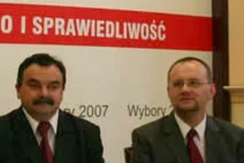 Prorządowy dwugłos kandydatów