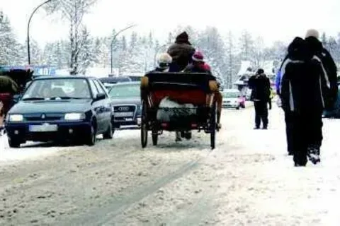 Zima ostro zaatakowała kierowców w Wielkanoc