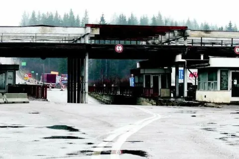 Tylko wiatr hula na dawnych przejściach granicznych