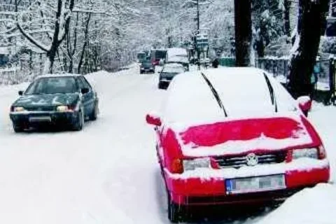 Uwaga, na Podhalu drogi są zaśnieżone i śliskie