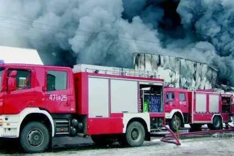 Wielki pożar w Nowym Targu. Wczoraj spłonął hipermarket Leclerc. Straty idą w miliony