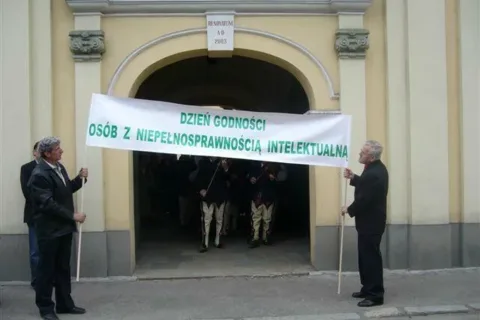 Otwórzmy przed nimi życie