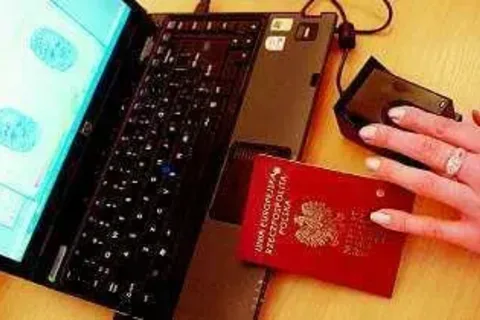 Od czerwca nowe paszporty już z odciskami palców