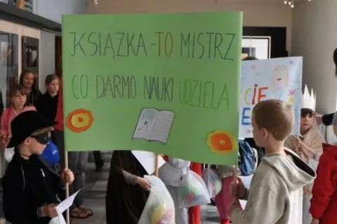 Cała Piątka czyta dzieciom!