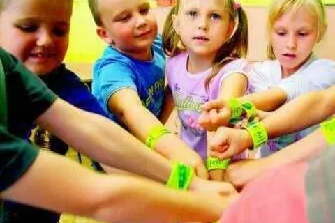 Uczniowie będą chętnie nosić opaski odblaskowe