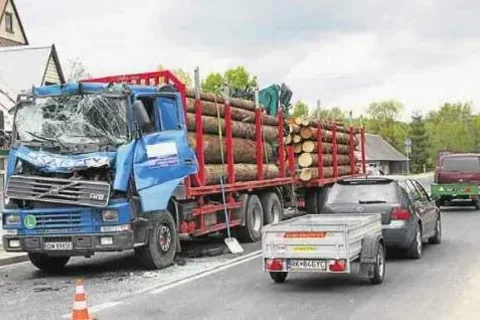 Tir nie zdołał wyhamować