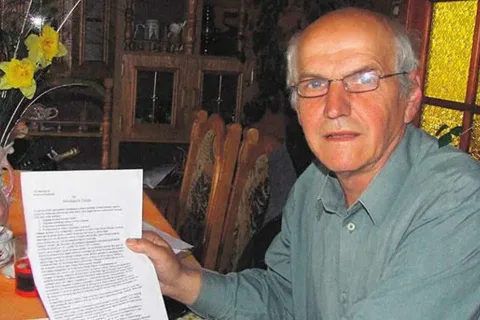 W trosce o boisko napisał ulotkę, a wójt go pozwał