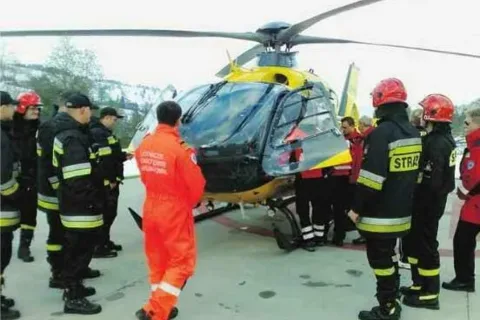 Strażacy ćwiczyli ze śmigłowcem LPR