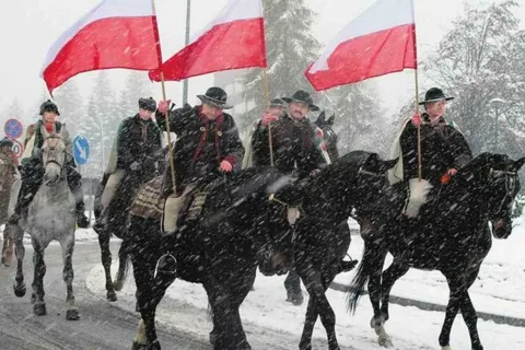 Niepodległość uczczona w śniegu