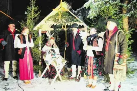 Mimo siarczystego mrozu 200 osób śpiewało kolędy