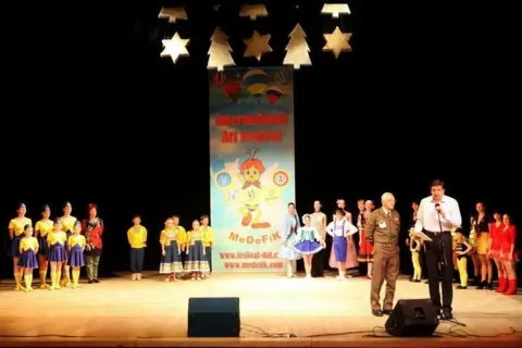 VII Międzynarodowy Festiwal Pieśni i Tańca w nowotarskim MOK