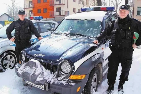 Policjanci wzięli auto i... odeszli. Poronin ma żal