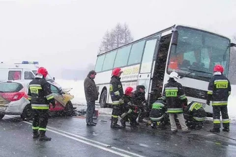 Zarzuty za jazdę na gazie i bez uprawnień