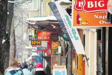Mają dość reklam i je kradną