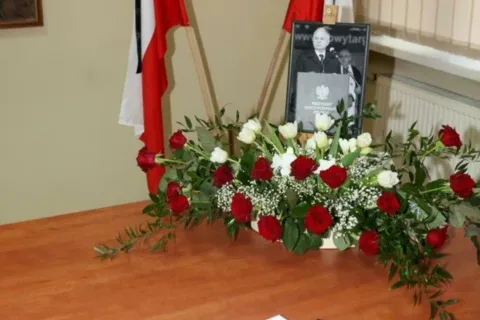 Księga kondolencyjna w Urzędzie Miasta