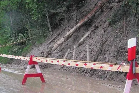 Ministrze, zlituj się! Skały nam lecą na głowy
