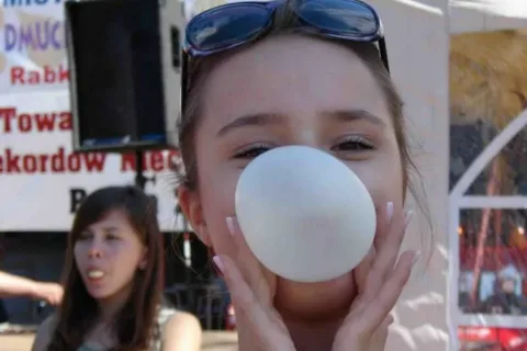 VIII Mistrzostwa Polski w dmuchaniu balona z gumy do żucia Hubba Bubba.