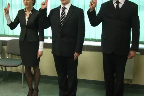 Nowotarska policja przyjęła nowych funkcjonariuszy