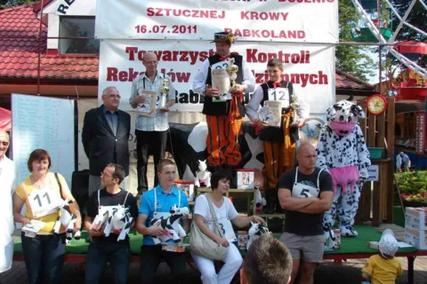 Mistrzostwa Polski w Dojeniu Sztucznej Krowy za nami! Zobacz zdjęcia