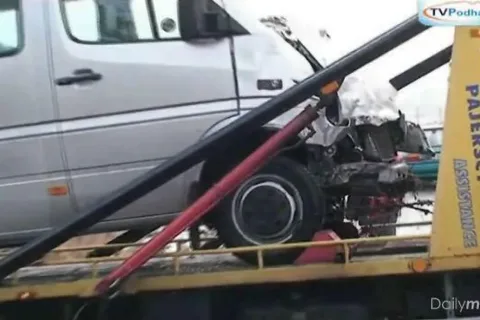 W zderzeniu dwóch busów ucierpiało siedem osób