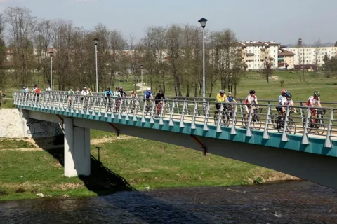 Prawie cztery miliony na ścieżki