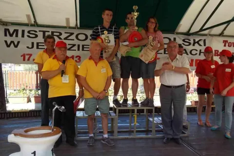 Tomasz Kuczawski z Jaworzna jest mistrzem Polski 2013 w jeździe na mobilnych muszlach klozetowych