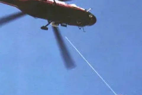W śmigłowcu, w skałach, na poligonie
