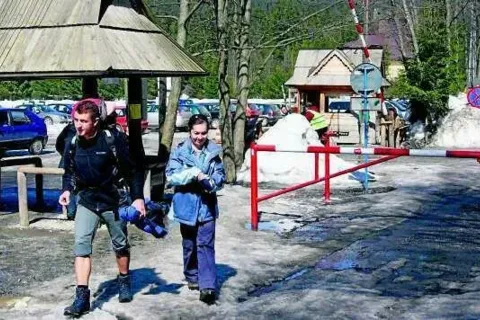 Zasypało drogę do Morskiego Oka
